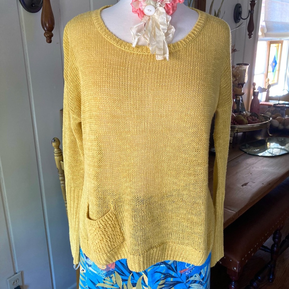 “Sparrow” Mustard Crew Neck Sweater SM